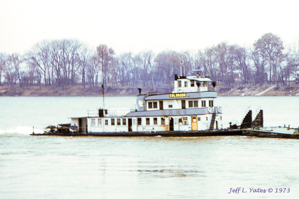 As the Colorado upbound on the Ohio River at Henderson, Ky., November 20, 1973. (Jeff Yates photo)