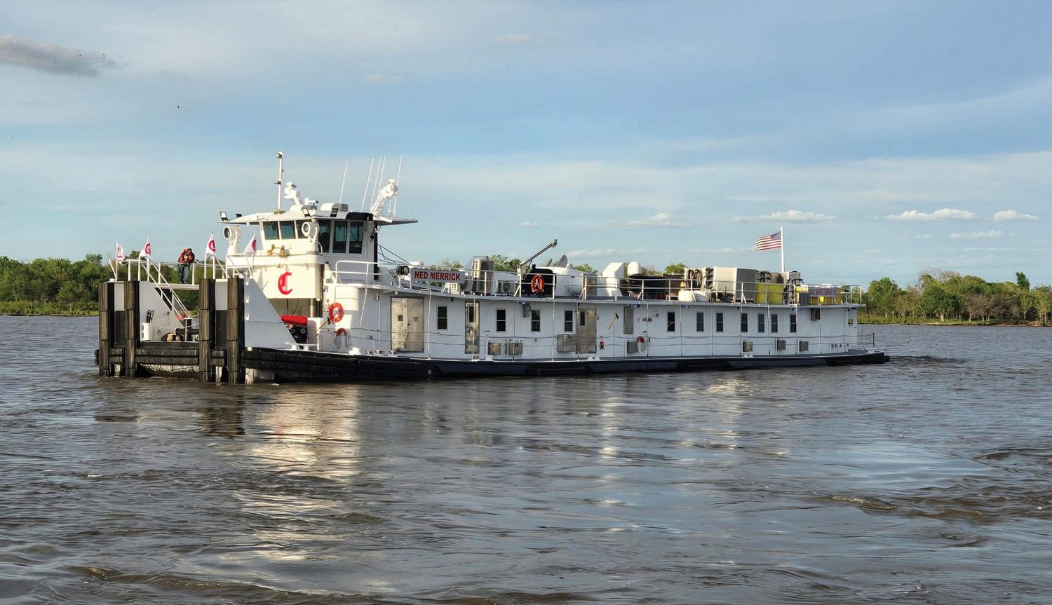 Canal Barge Repowers Two Boats With Mitsubishi Engines